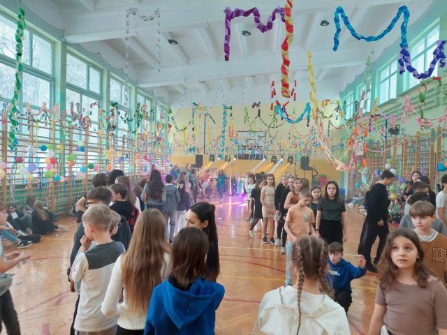 b_1024_768_0_00_images_2023_2024_WYDARZENIA_Choinka_419921164_840370337890916_780115662464000757_n